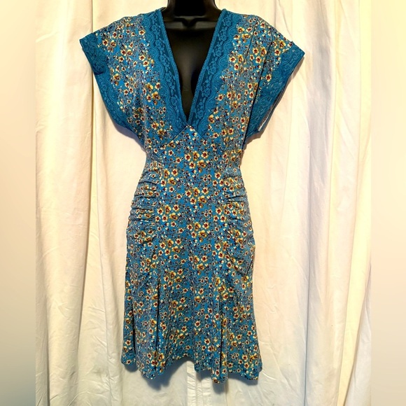 Free People "Sweet Talker" Mini Dress Women's Sz S Floral, Lace & Peekaboo Back - Picture 1 of 7
